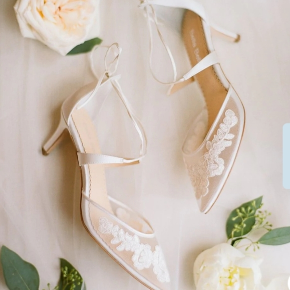 Bella Belle Shoes - NWOT Bella Belle Amelia - Ivory Floral Ivory Lace Kitten Heels